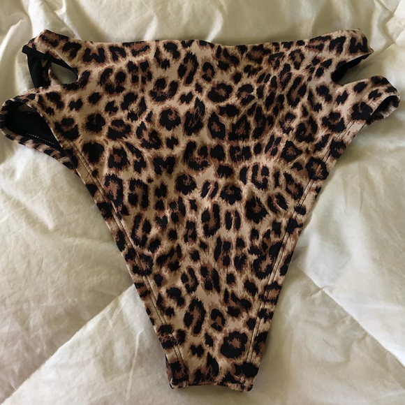 NWOT High Waisted Cheetah Bottoms - Picture 5 of 6